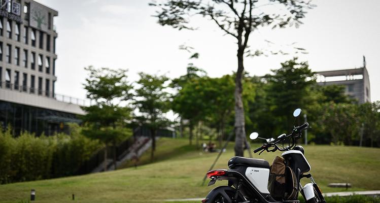小牛U1电动车（探索小牛U1电动车的创新科技，领略新时代智能交通的魅力）