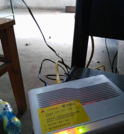 解决路由器光信号闪红灯问题的有效方法（快速诊断和修复路由器光信号闪红灯故障）