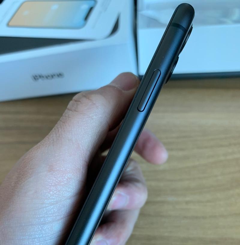 揭露iPhone更换屏幕的陷阱（小心！避开这些iPhone更换屏幕的猫腻）