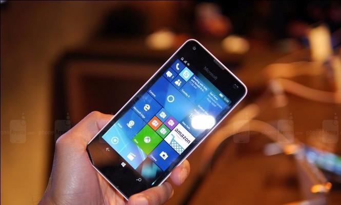 Lumia925刷Win10教程（一键刷机，将Lumia925升级至Windows10系统，开启全新体验）