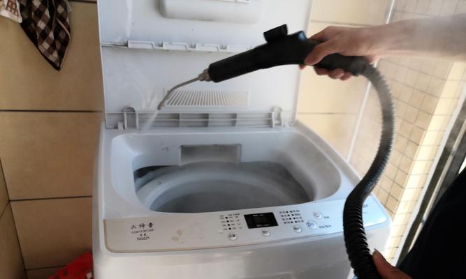 循环热水器的清洗方法（简单实用的清洗技巧）