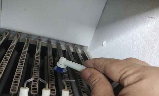 如何有效处理壁挂炉出水中的水垢（清除水垢的实用方法与技巧）