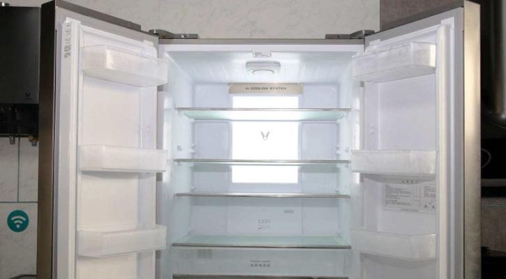 夏天打开冰箱冷冻室有一白雾，这是什么现象（了解夏天冰箱冷冻室出现白雾的原因与解决方法）