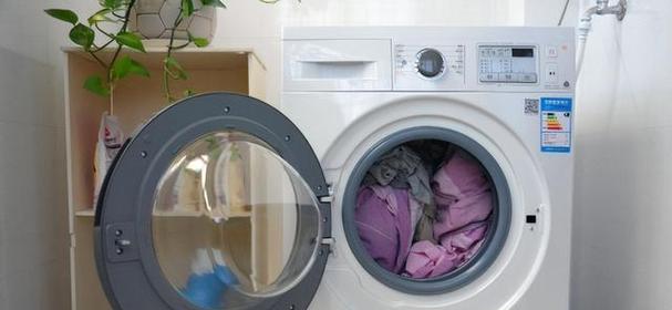 如何快速有效地清洗洗衣机（简单方法让你的洗衣机焕然一新）
