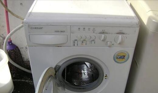滚筒洗衣机不出水的解决方法（如何处理滚筒洗衣机无水问题）