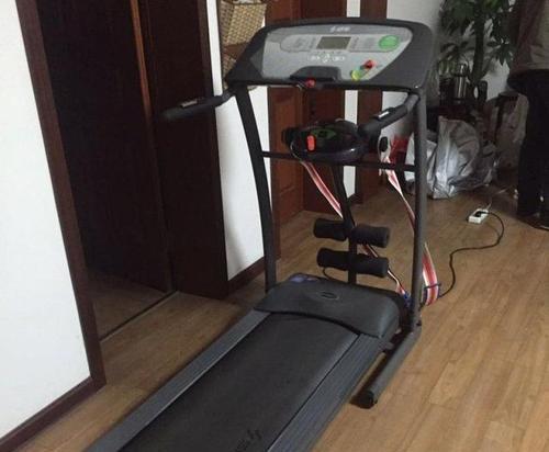 探究跑步机响的原因及解决方法（为什么跑步机会发出响声）