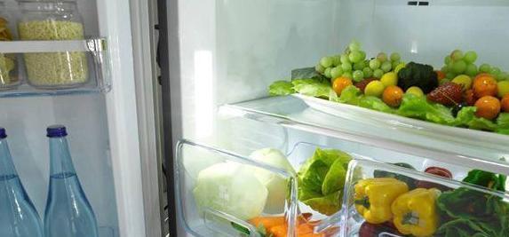如何调节冰箱温度避免结冰（探讨冰箱温度设定值及避免结冰的技巧）