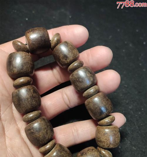 沉香和沉香木的区别哪个好（有关沉香与沉香木的不同之处）