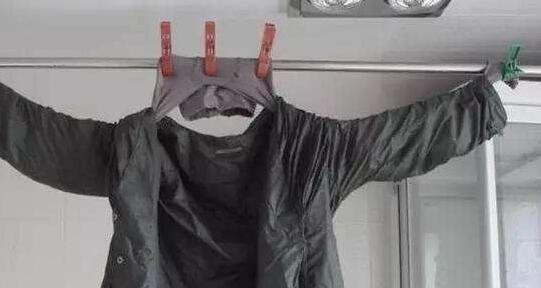衣服干洗是怎么洗（洗衣服的方法）