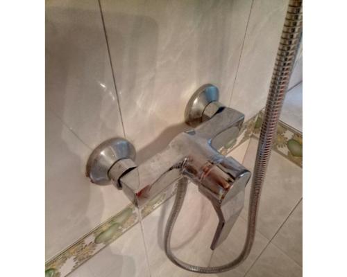 如何正确连接立式花洒与热水器（步骤详解）