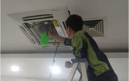 家用中央空调清洗保养，让您的家更舒适健康