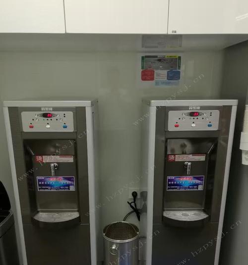 如何利用饮水机烧开降温的方法（以高效利用热能为关键）