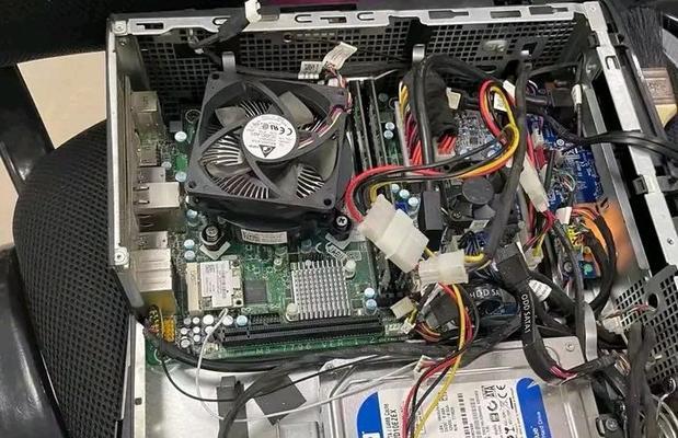 电脑文件修复的方法（通过电脑修复工具恢复丢失或损坏的文件）
