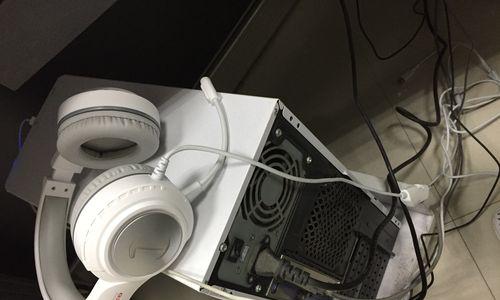 耳机孔脏东西清理指南（告别耳机孔中的灰尘）