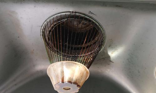 热水器遮挡帘布的拆卸方法是什么？