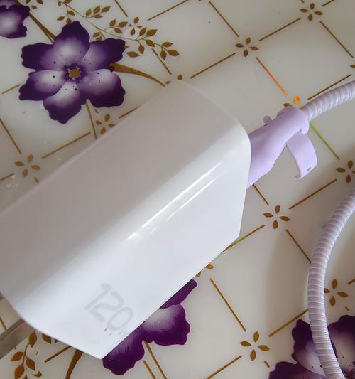 超级闪充充电器头多孔是什么？多孔设计有何优势？