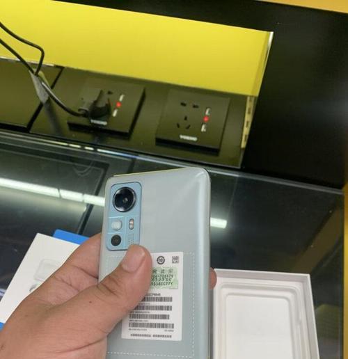 小米12s防刮摔膜的性能如何？