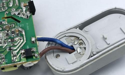 电子变速充电器插头的正确接法是什么？