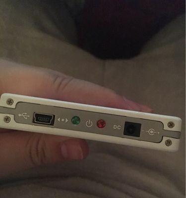 移动硬盘盒屏幕不亮的原因是什么？如何修复？