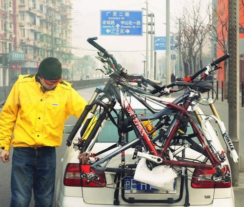 平板车顶支架安装视频教程在哪里找？安装过程中应注意什么？