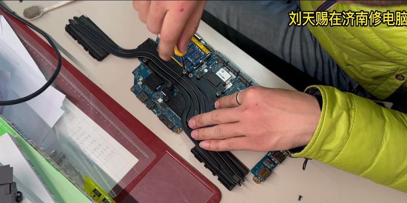 机顶盒墙上挂的盒子拆卸方法是什么？拆卸过程中需要注意什么？