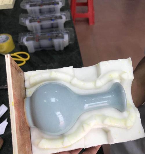 低音炮模具制作流程是怎样的？需要哪些材料和工具？