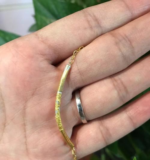 苹果手机下载金子应用的方法是什么？