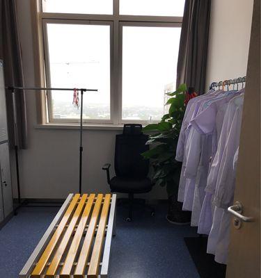 医院使用的智能手表有哪些特点？它们是如何工作的？
