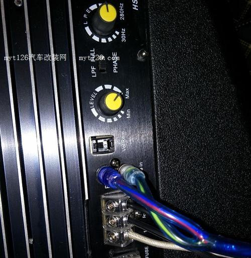 小车载音响低音炮如何使用？调整方法是什么？